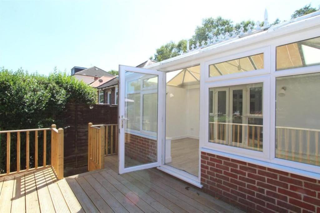 Accessible 3-Bedroom Bungalow With Patio +Driveway Southampton Zewnętrze zdjęcie