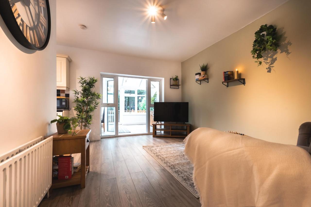 Accessible 3-Bedroom Bungalow With Patio +Driveway Southampton Zewnętrze zdjęcie